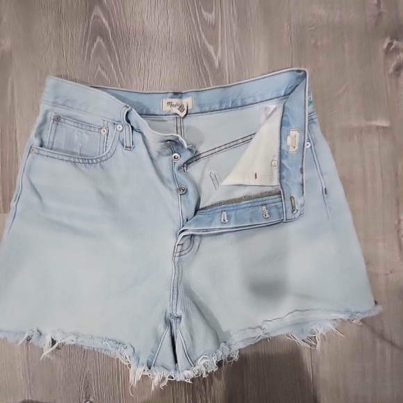 Madewell Pants - Madewell The Mom Jean Short Byer Wash Fray Hem Size 30
